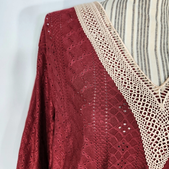 Liofoer NWT Red w/Cream Accent Front Neckline & Cuffs V Neck BOHO Top Size Large - Picture 3 of 12